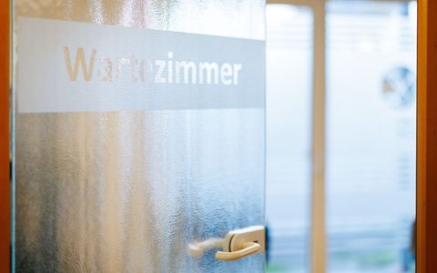 Ärzte fordern eine Strafgebühr für Patienten, die gebuchte Termine beim Arzt nicht wahrnehmen. (Archivbild) - Foto: Daniel Karmann/dpa Ärzte fordern eine Strafgebühr für Patienten, die gebuchte Termine beim Arzt nicht wahrnehmen. (Archivbild) - Foto: Daniel Karmann/dpa