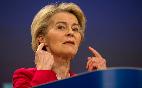 Ursula von der Leyen will mit US-Präsident Donald Trump verhandeln, hat aber auch Pläne für den Fall, dass er dies nicht will. (Archivbild) - Foto: Wiktor Dabkowski/ZUMA Press Wire/dpa
