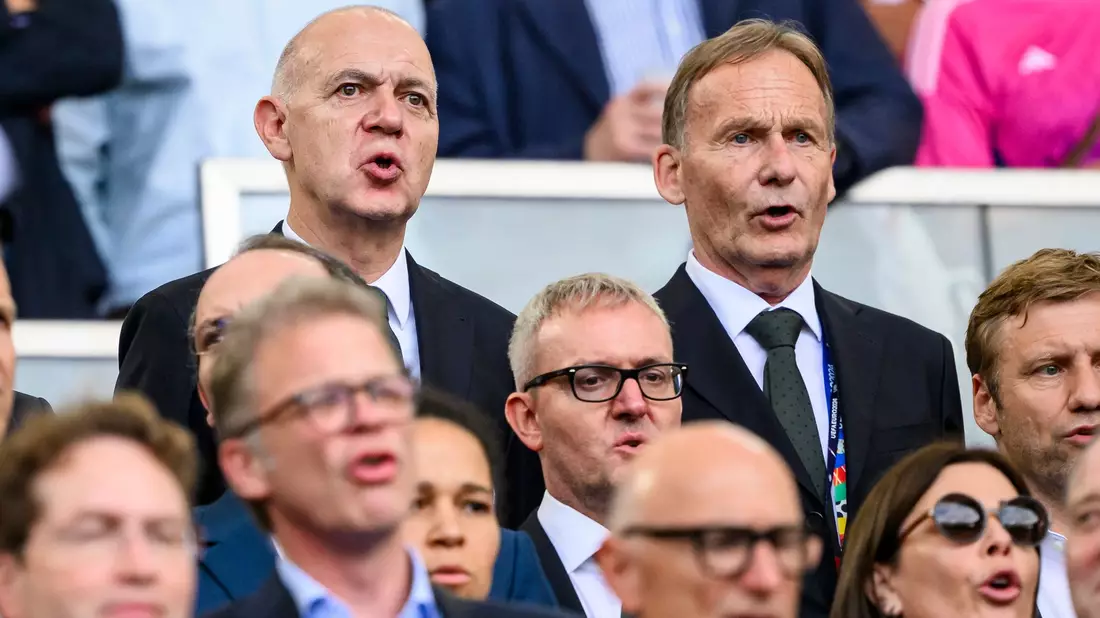 Die DFB- und DFL-Spitze sieht sich vor dem UEFA-Kongress mit dem Russland-Thema konfrontiert.  - Bild: Tom Weller/dpa