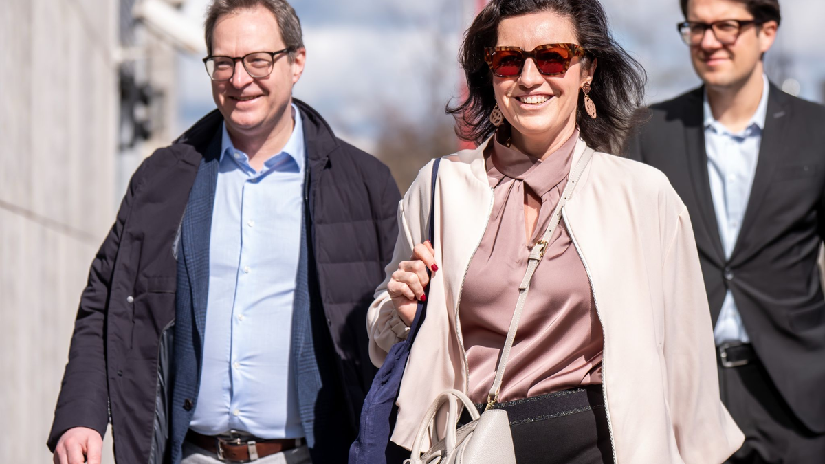 Die Unterhändler von Union und SPD führen ihre Koalitionsgespräche in großer Runde fort. (Archivbild) - Foto: Michael Kappeler/dpa