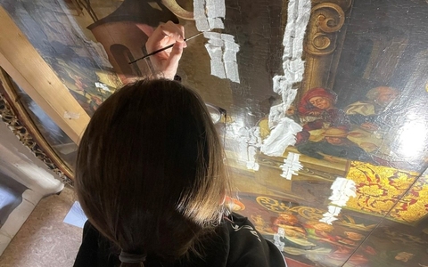 Einzigartiges Holztafelbild vor dem Zerfall durch Trockenstress bewahrt / DBU fördert Projekt im Freisinger Dom - Klimakrisenfolge - Foto: presseportal.de Einzigartiges Holztafelbild vor dem Zerfall durch Trockenstress bewahrt / DBU fördert Projekt im Freisinger Dom - Klimakrisenfolge - Foto: presseportal.de