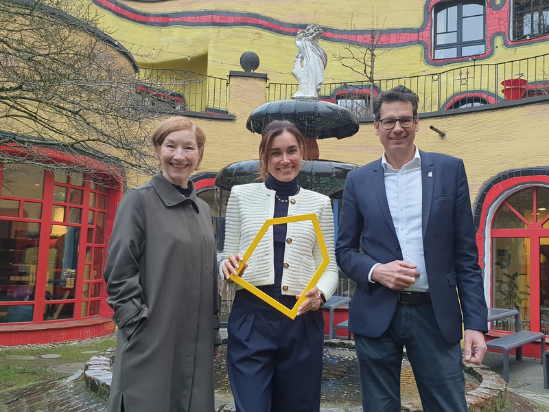 Gemeinsam stark für Familien schwer kranker Kinder: Jana Ina Zarrella ist neue Schirmfrau des Ronald McDonald Hauses Essen - Foto: presseportal.de