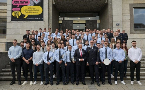 POL-S: Gemeinsame Pressemitteilung von Landeshauptstadt und Polizeipräsidium Stuttgart: Neue Beschäftigte begrüßt - Foto: presseportal.de POL-S: Gemeinsame Pressemitteilung von Landeshauptstadt und Polizeipräsidium Stuttgart: Neue Beschäftigte begrüßt - Foto: presseportal.de