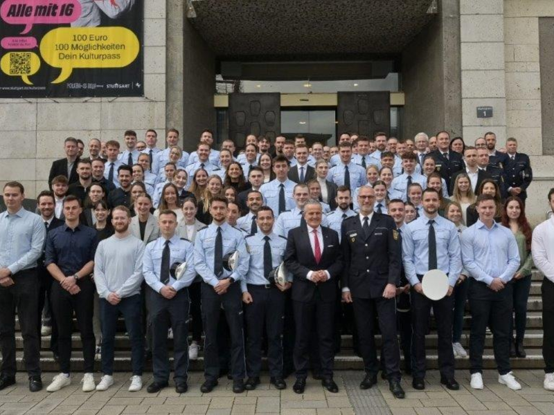 POL-S: Gemeinsame Pressemitteilung von Landeshauptstadt und Polizeipräsidium Stuttgart: Neue Beschäftigte begrüßt - Foto: presseportal.de