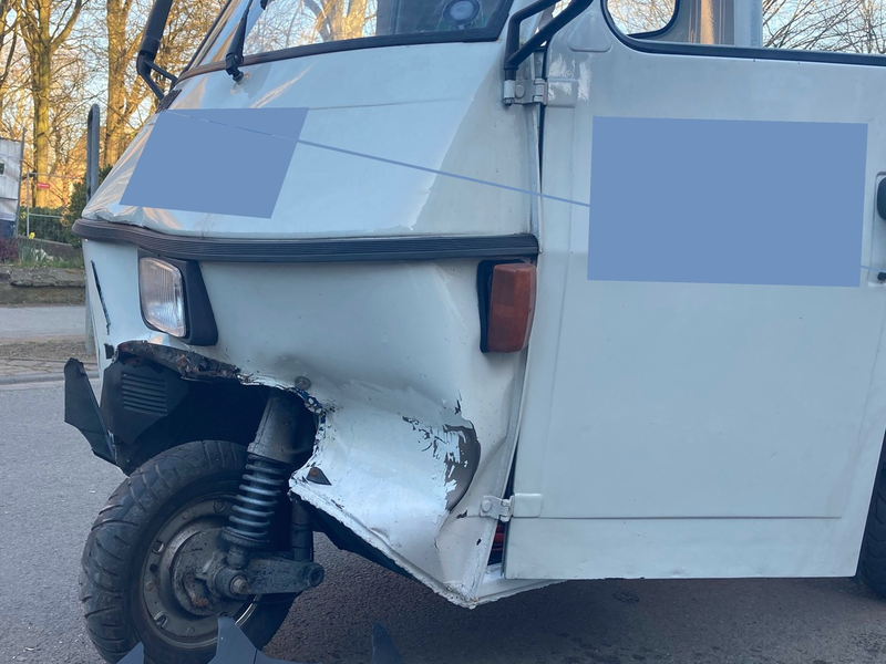 POL-MI: Autofahrerin verursacht zwei Unfallfluchten - Foto: presseportal.de