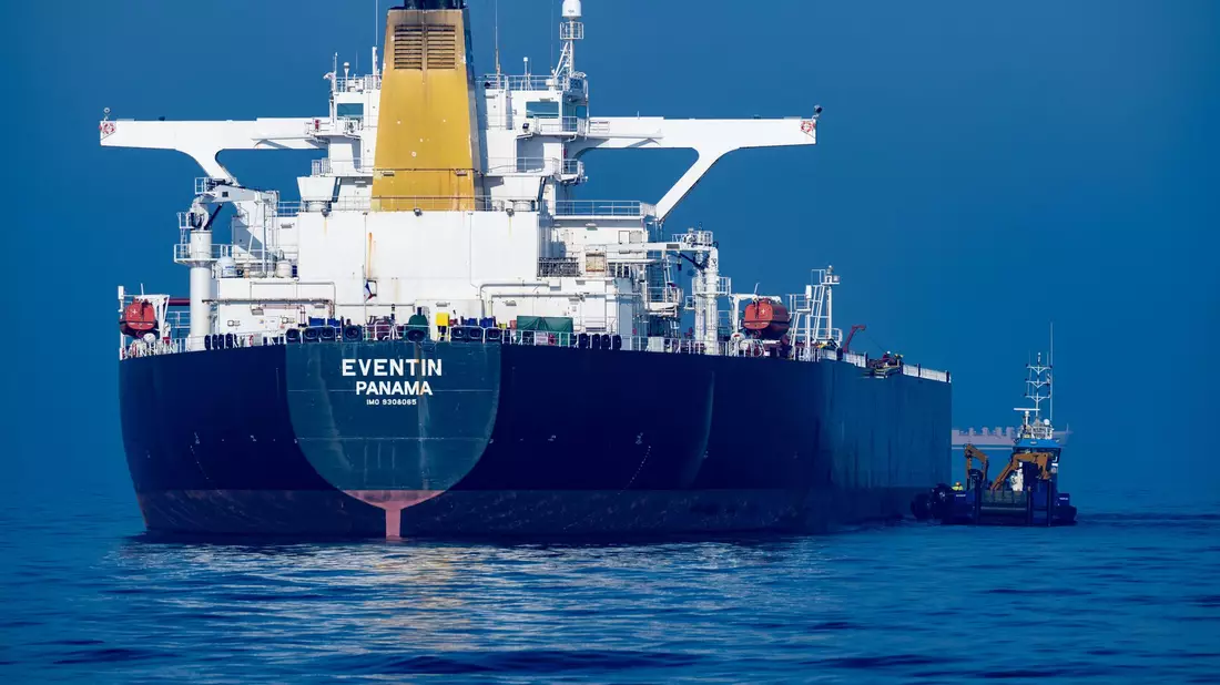 Der deutsche Zoll hat den Tanker eingezogen. - Bild: Stefan Sauer/dpa