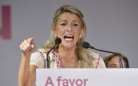 Spaniens Arbeitsministerin Díaz ist Chefin des Bündnisses Sumar, des Juniorpartners der spanischen Koalition. (Archivfoto) - Foto: David Oller/EUROPA PRESS/dpa