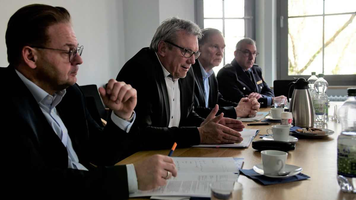 POL-PPWP: Ermittler geben Details zum Schlag gegen Drogenkriminalität bekannt - Sicherheit der Menschen hat oberste Priorität - Foto: presseportal.de