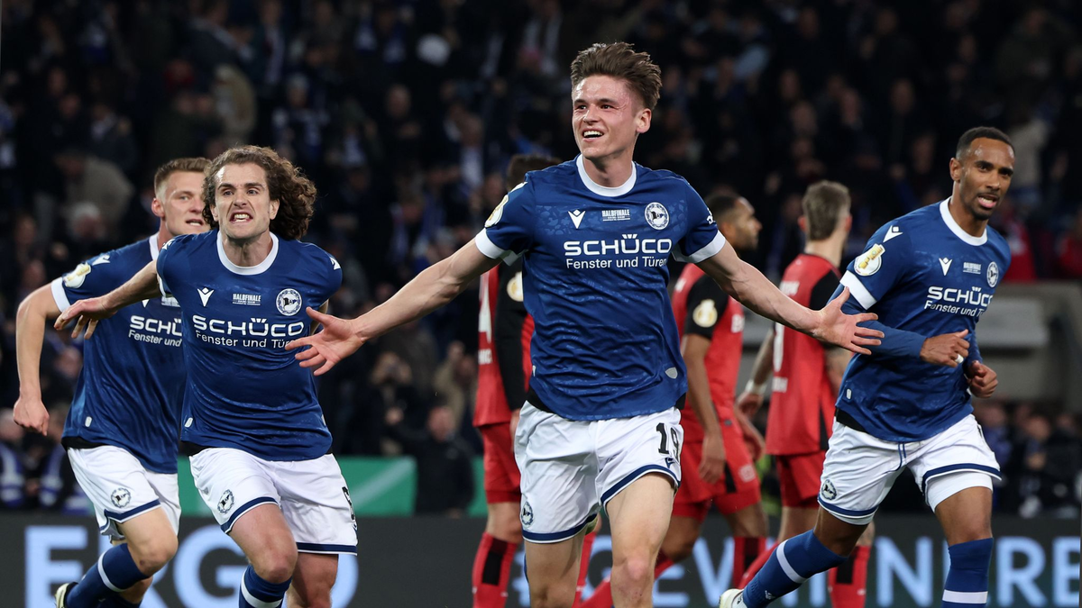 Kapitän Lukas Hradecky machte aus seiner Enttäuschung keinen Hehl. - Foto: Friso Gentsch/dpa