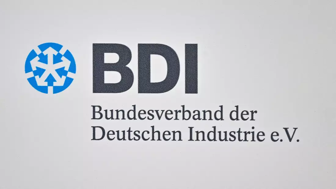 Wirtschaftsverbände warnen vor weiterem Abstieg Deutschlands. (Symbolbild) - Bild: Patrick Pleul/dpa