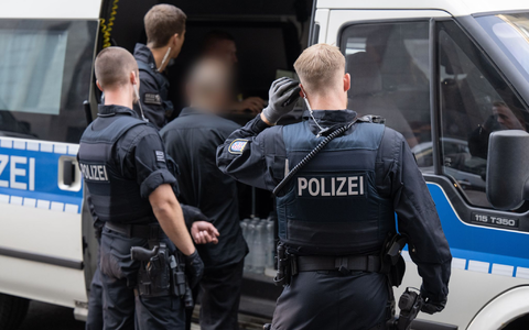 Die Gewerkschaft der Polizei (GdP) fordert angesichts der gestiegenen Zahl registrierter Gewalttaten bessere Technik und mehr Personal. (Archivbild) - Foto: Boris Roessler/dpa Die Gewerkschaft der Polizei (GdP) fordert angesichts der gestiegenen Zahl registrierter Gewalttaten bessere Technik und mehr Personal. (Archivbild) - Foto: Boris Roessler/dpa