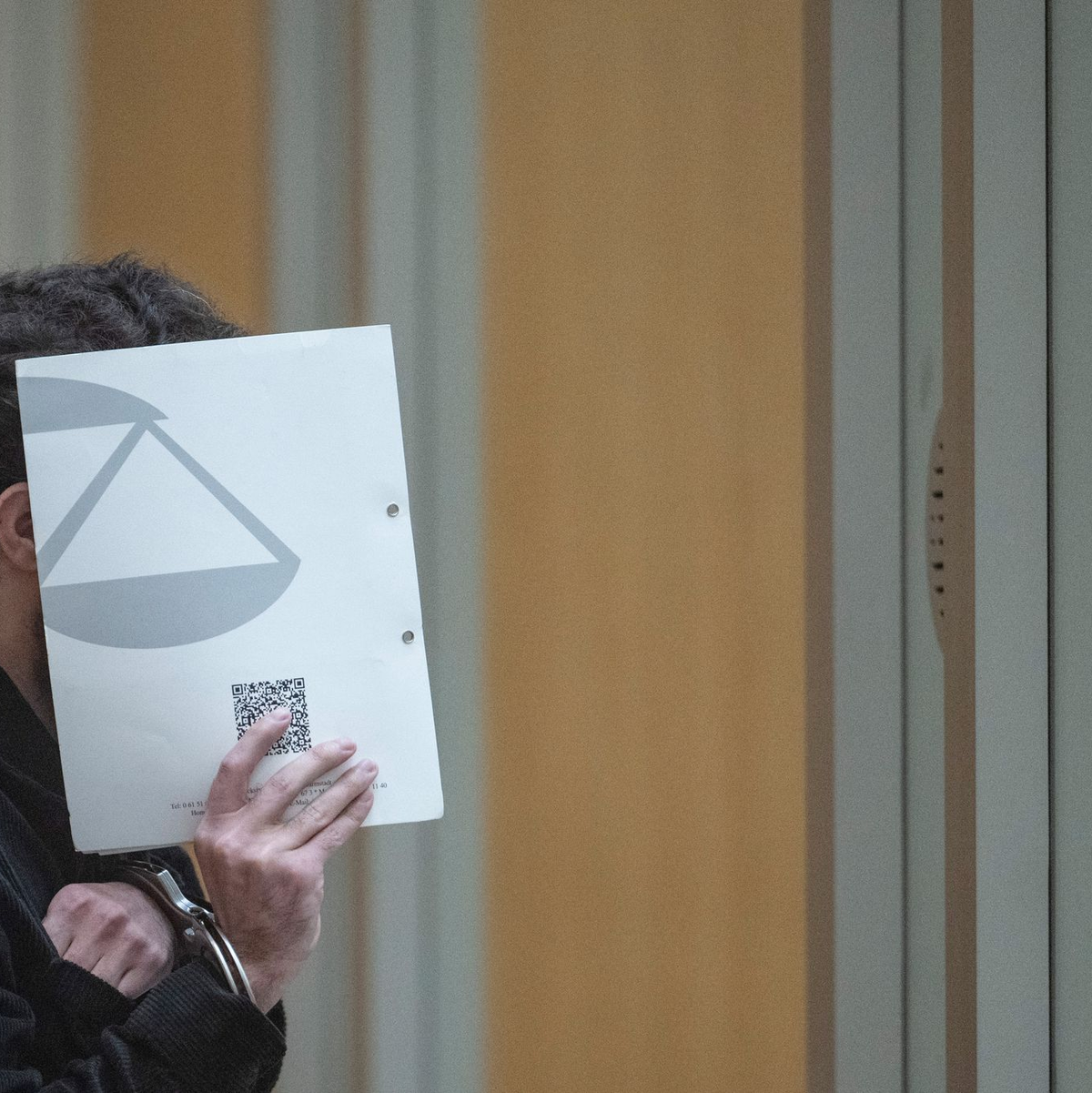 Am 31. Mai 2024 hat ein zum Tatzeitpunkt 25-jähriger Afghane auf dem Mannheimer Marktplatz fünf Teilnehmer einer Kundgebung der islamkritischen Bewegung Pax Europa (BPE) sowie einen Polizisten mit einem Messer verletzt. Der 29-jährige Polizist starb zwei Tage später an seinen Verletzungen. - Foto: Marijan Murat/dpa