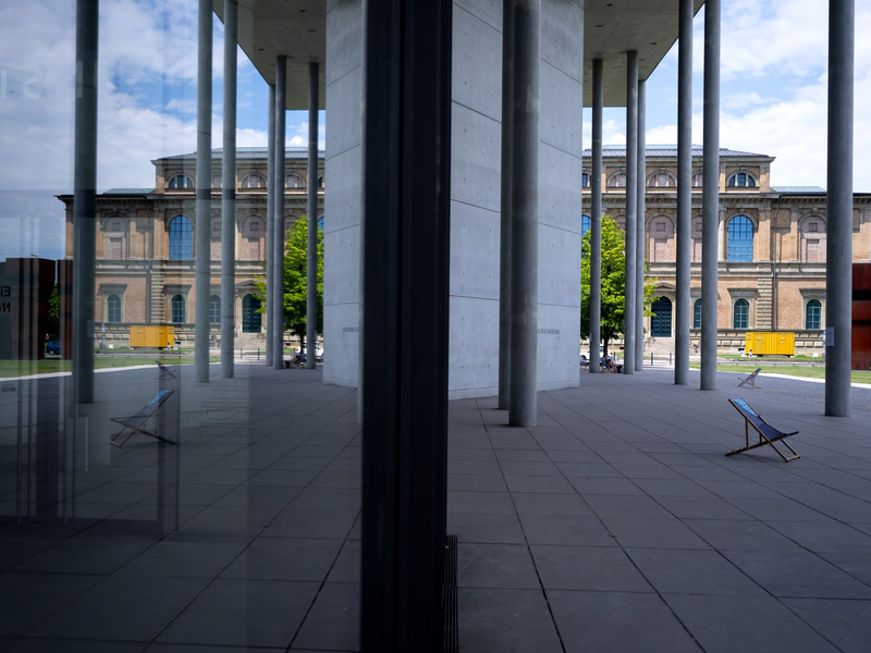 An den Bayerischen Staatsgemäldesammlungen mit den berühmten Pinakotheken wird auch über den Umgang mit NS-Raubkunst debattiert. (Archivbild) - Foto: Sven Hoppe/dpa