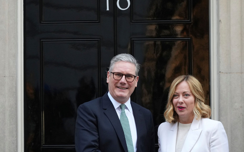 Wollen einen Handelskrieg verhindern: Der britische Premierminister Keir Starmer und Giorgia Meloni, MinisterprÀsidentin von Italien. (Archivbild) - Foto: Frank Augstein/AP/dpa Wollen einen Handelskrieg verhindern: Der britische Premierminister Keir Starmer und Giorgia Meloni, MinisterprÀsidentin von Italien. (Archivbild) - Foto: Frank Augstein/AP/dpa