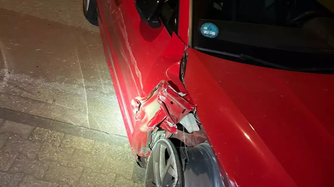 POL-AC: Unfallflucht - Autofahrer beschädigt mehrere Fahrzeuge - Bild: presseportal.de