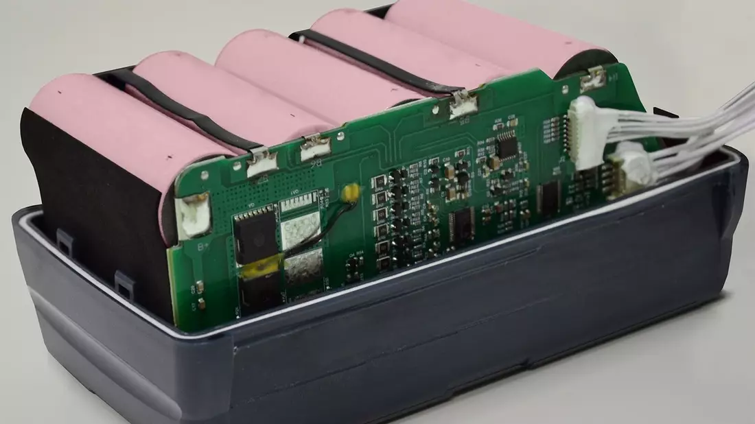 Durchbruch in der internationalen Akku-Technologie: ACCUPOWER bringt mit NATEC industriefähige Natrium-Ionen-Akkus in die Serienreife - Bild: presseportal.de