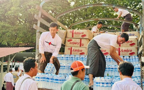 Myanmar: Hilfsgüter gelangen ins Erdbebengebiet / Organisationen im Bündnis Aktion Deutschland Hilft verteilen Trinkwasser, Nahrung und medizinische Notfallsets / Rund 3 Millionen Euro Spenden - Foto: presseportal.de
