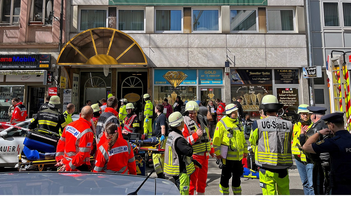 FW-M: Unbekannter Reizstoff im Gebäude sorgt für Großeinsatz (Ludwigsvorstadt) - Foto: presseportal.de