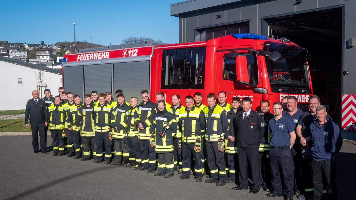 FW Finnentrop: Drittes Modul der feuerwehrtechnischen Grundausbildung erfolgreich beendet - Foto: presseportal.de