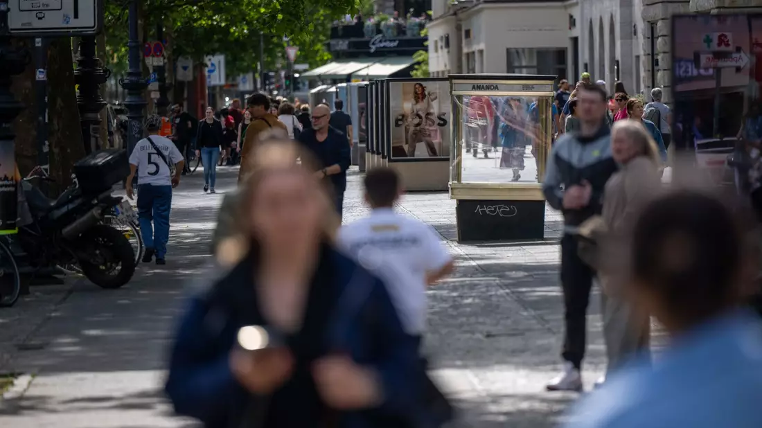 Der Ku’damm gehört zu den beliebtesten Einkaufsstraßen in Berlin. (Symbolbild)  - Bild: Monika Skolimowska/dpa