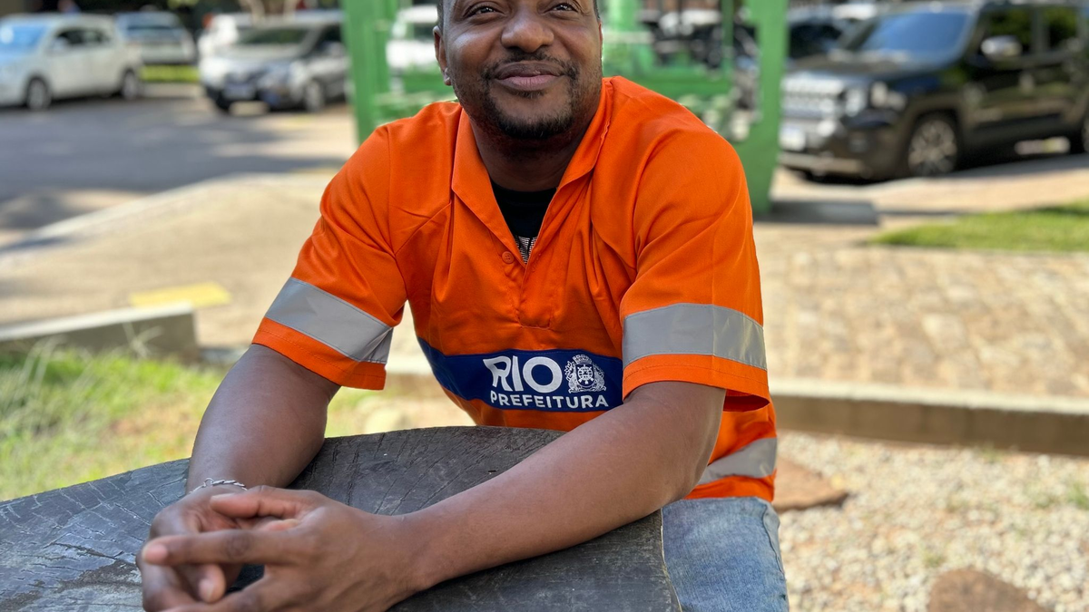 Die Mitarbeiter der Stadtreinigung beabsichtigen, das Baby zu adoptieren. - Foto: Philipp Znidar/dpa