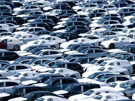Hinter den deutschen Premium-Autobauern liegen harte Monate - auch wegen der US-Zölle. (Symbolbild) - Foto: Sina Schuldt/dpa