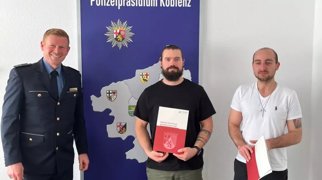 POL-PPKO: Wer nichts tut macht mit - Polizei Koblenz ehrt zwei Männer für deren vorbildliches Verhalten - Bild: presseportal.de
