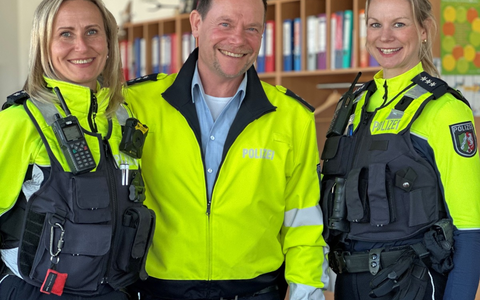 POL-DO: Einsatz zwischen Ampeln und Zebrastreifen: Neues Team fĂŒr die VerkehrsunfallprĂ€vention in LĂŒnen und Dortmund - Foto: presseportal.de POL-DO: Einsatz zwischen Ampeln und Zebrastreifen: Neues Team fĂŒr die VerkehrsunfallprĂ€vention in LĂŒnen und Dortmund - Foto: presseportal.de