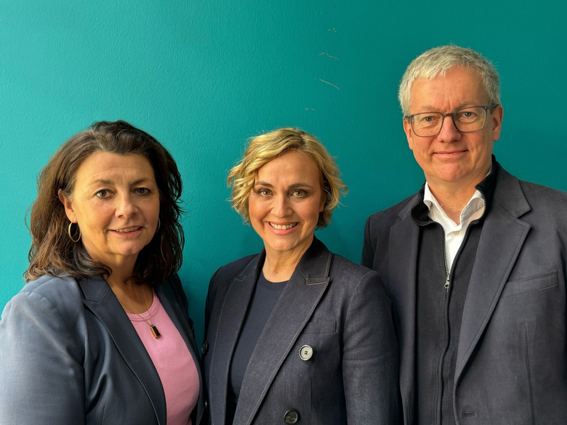 Caren Miosga wird Botschafterin für Plan International / Starke Stimme für Kinder weltweit: Moderatorin engagiert sich für Kinderrechtsorganisation - Foto: presseportal.de