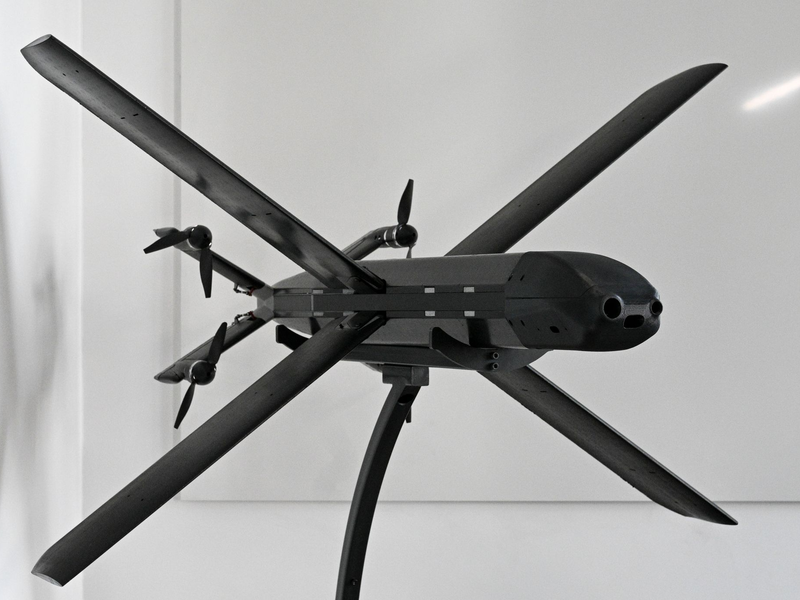 Eine Kamikaze-Drohne und ein Unterwassersystem gehören bereits zum Programm. Nun kauft das KI-Unternehmen Helsing einen Hersteller von Hardware. (Archivbild) - Foto: Jens Kalaene/dpa