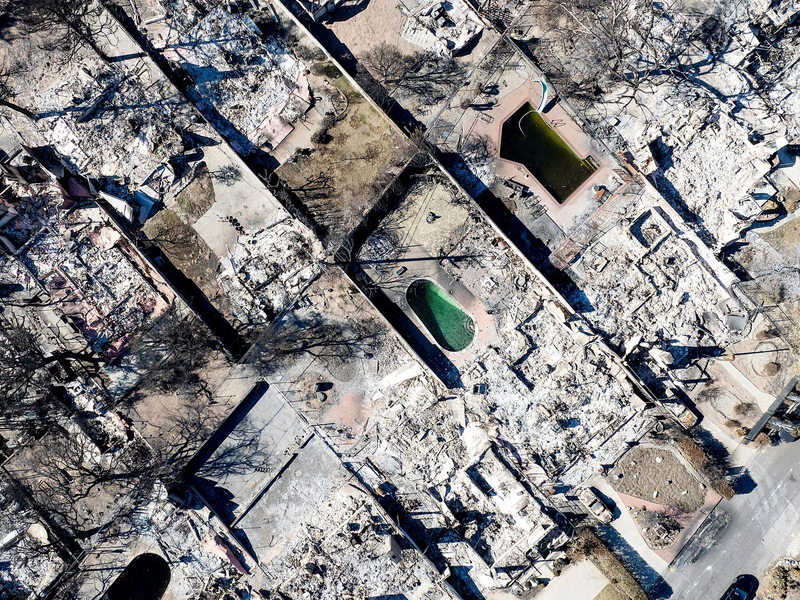 Etliche Wochen nach den Feuern wurden noch menschliche Überreste gefunden.  - Foto: Noah Berger/FR34727 AP/dpa