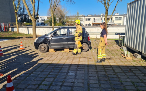 FW Paderborn: Girls'Day bei der Feuerwehr Paderborn - Ein spannender Tag voller neuer Eindrücke - Foto: presseportal.de