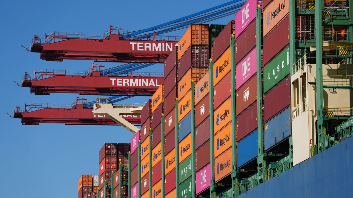 +++ Achtung Sperrfrist (Print, Radio und Online): 18.00 Uhr +++ARD-DeutschlandTREND: EU soll Gegenzölle auf US-Produkte erheben - Foto: presseportal.de