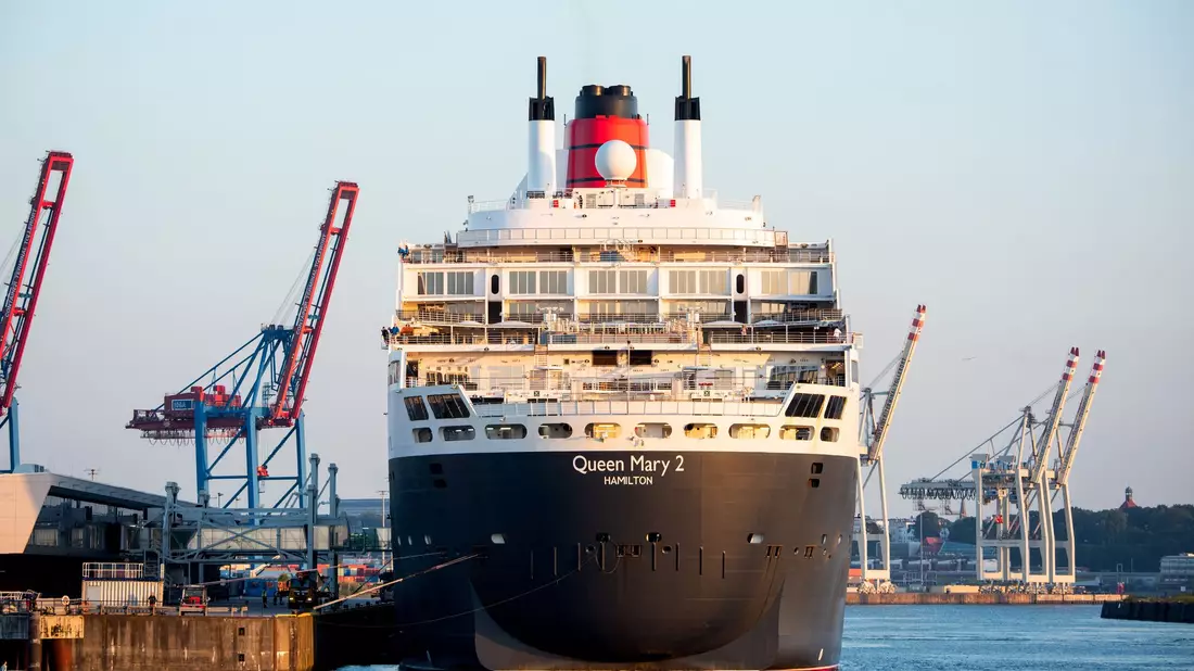 Auf einer Fahrt der Queen Mary 2 ist das Norovirus ausgebrochen. - Bild: Daniel Bockwoldt/dpa/Daniel Bockwoldt