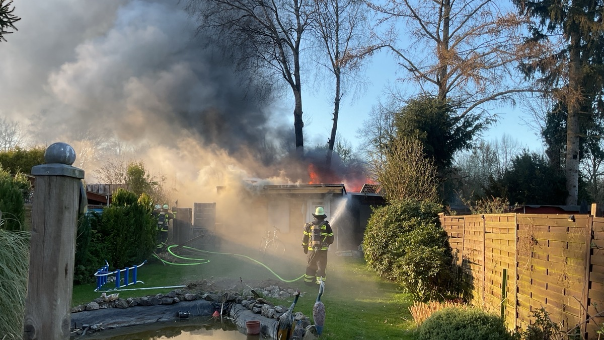 FW-DO: Brennende Gartenlaube in Menglinghausen - Foto: presseportal.de