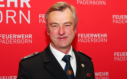 FW Paderborn: Robert Siemensmeyer feiert 60. Geburtstag - Höchstes Engagement für die Menschen in Sande und Paderborn - Foto: presseportal.de FW Paderborn: Robert Siemensmeyer feiert 60. Geburtstag - Höchstes Engagement für die Menschen in Sande und Paderborn - Foto: presseportal.de