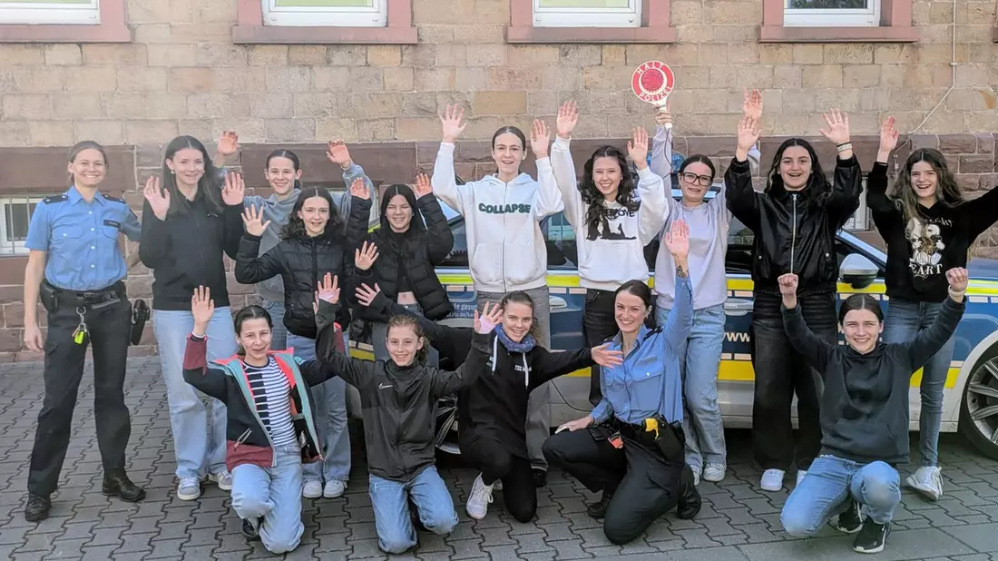 POL-PDNW: Girls' Day bei der Polizeiinspektion Grünstadt - Ein Tag als Polizeibeamtin - Bild: presseportal.de