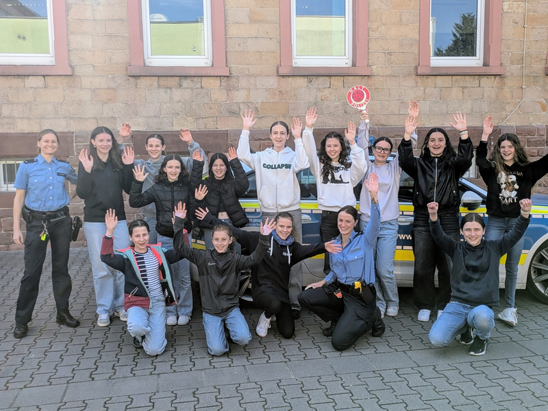 POL-PDNW: Girls' Day bei der Polizeiinspektion Grünstadt - Ein Tag als Polizeibeamtin - Foto: presseportal.de