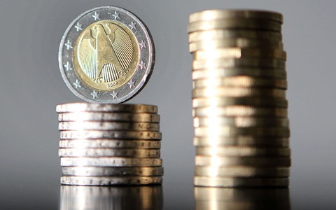 Das öffentliche Finanzierungsdefizit stieg vergangenes Jahr auf die Summe von 104,4 Milliarden Euro (Archivbild).  - Foto: Oliver Berg/dpa