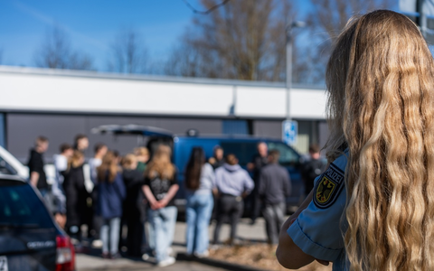 BPOL-HRO: Girls' Day bei der Bundespolizeiinspektion Rostock - Einblick in einen spannenden Beruf - Foto: presseportal.de