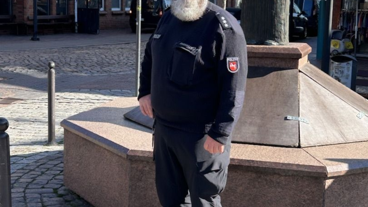 POL-STD: Wechsel in der Präventionsarbeit beim Polizeikommissariat Buxtehude - Johannes Droßbach folgt auf Maike Hesebeck - Foto: presseportal.de