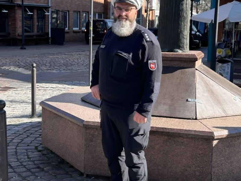 POL-STD: Wechsel in der Präventionsarbeit beim Polizeikommissariat Buxtehude - Johannes Droßbach folgt auf Maike Hesebeck - Foto: presseportal.de