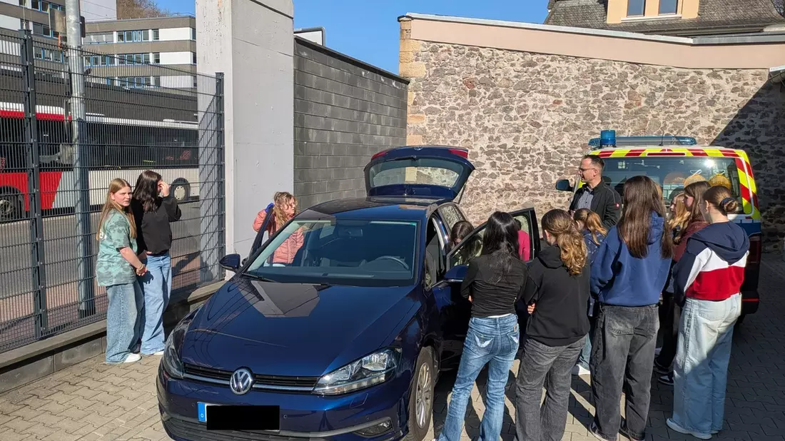 POL-PDTR: Girl's Day bei der Polizeiinspektion Idar-Oberstein - Bild: presseportal.de