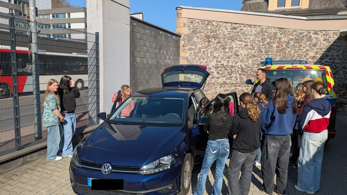 POL-PDTR: Girl's Day bei der Polizeiinspektion Idar-Oberstein - Foto: presseportal.de