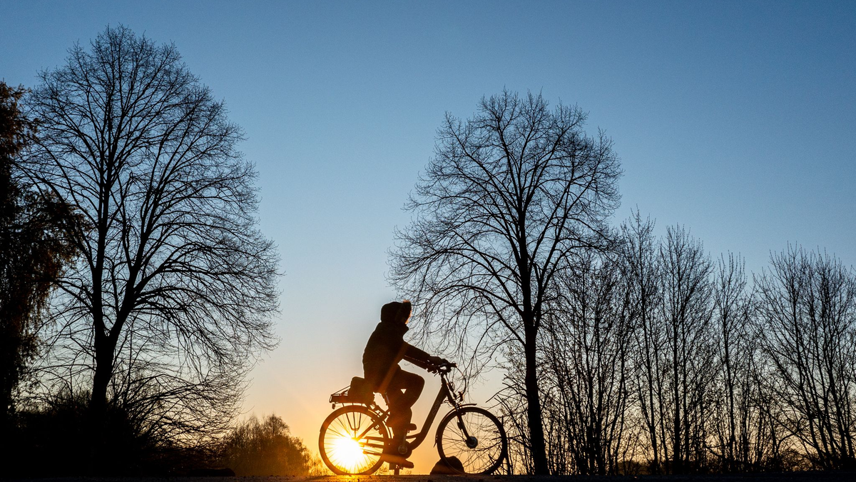 Der Sonntag wird deutlich kühler, auch nachts ist wieder Frost möglich. - Foto: Guido Kirchner/dpa