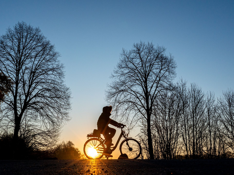 Der Sonntag wird deutlich kühler, auch nachts ist wieder Frost möglich. - Foto: Guido Kirchner/dpa