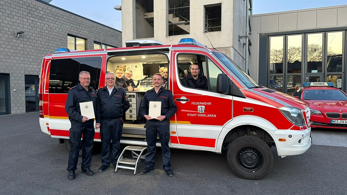 FW Dinslaken: Neue Einheitsführung für die IUK-Einheit der Feuerwehr Dinslaken - Foto: presseportal.de