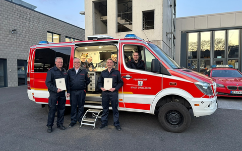 FW Dinslaken: Neue Einheitsführung für die IUK-Einheit der Feuerwehr Dinslaken - Foto: presseportal.de