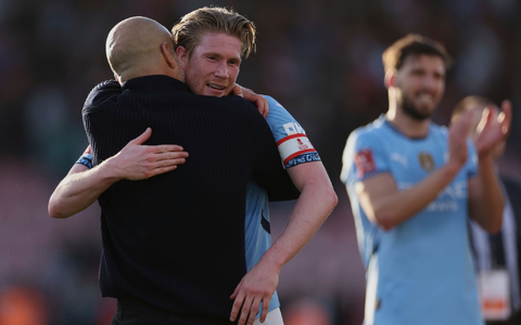 Kevin De Bruyne verlässt Manchester City am Saisonende - Foto: Ian Walton/AP/dpa