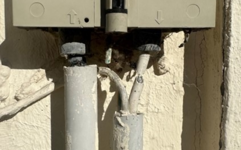 POL-HM: Sachbeschädigungen durch das Durchtrennen von Telefonkabeln - Foto: presseportal.de